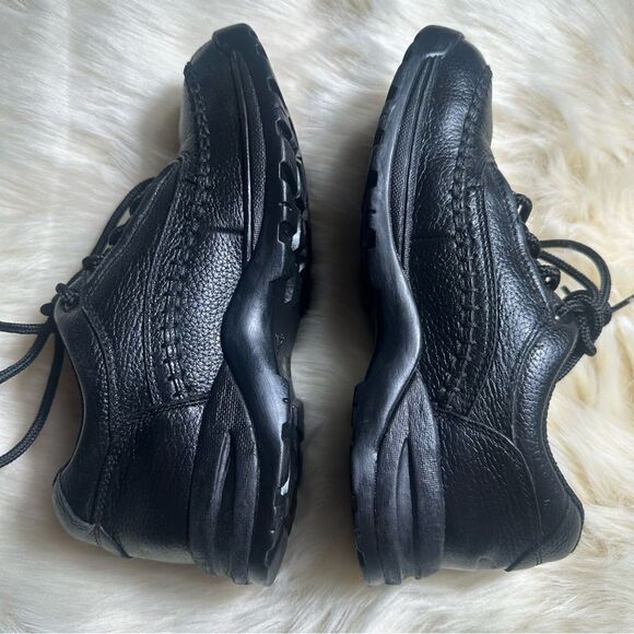 Clarks Black Sneakers Comfortable Stylish Footwear - Picture 6 of 8